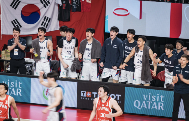 202cm 이현중은 왜 국가대표 소집에서 이코노미 좌석에 몸을 구겨 넣었을까? [서정환의 사자후]