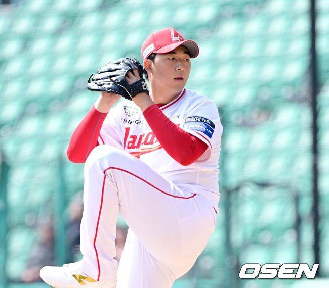 왜 강백호 느낌이 난다 했을까…1라운드 신인투수, 우승팀 LG를 3이닝 무실점 능력 보여주다