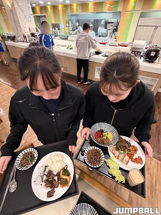 [이웃집: 삼성생명] ‘배드민턴 세계 랭킹 1위’ 안세영이 ‘농구 선수를 부러워’한 이유…이주연의 하루 일과 ①