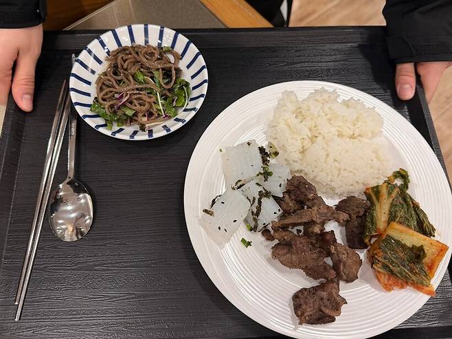 [이웃집: 삼성생명] ‘배드민턴 세계 랭킹 1위’ 안세영이 ‘농구 선수를 부러워’한 이유…이주연의 하루 일과 ①