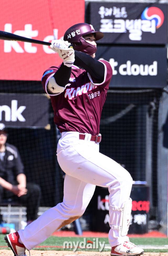 '한국계 투수 무너뜨렸다' 최주환 안타→홈런→안타 친정 폭격, 알칸타라 153km 무실점 완벽투…키움이 SSG 9-0 두들겼다 [MD인천]