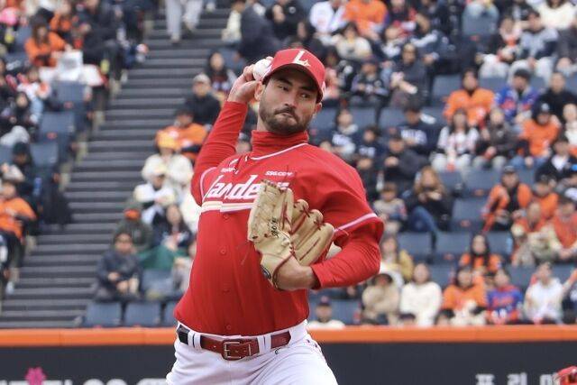 '한국계 투수 무너뜨렸다' 최주환 안타→홈런→안타 친정 폭격, 알칸타라 153km 무실점 완벽투…키움이 SSG 9-0 두들겼다 [MD인천]