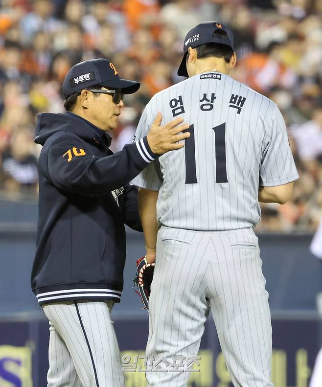 '아무리 시범경기지만…' 최대 78억 FA 엄상백, 롯데전 4이닝 10피안타 7실점 난타 [IS 냉탕]