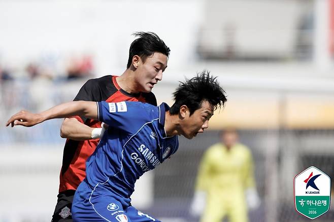 '이정효 신화' 끝 없다, 역대급 페이스로 승격 향해 질주…수원 삼성, 신생팀 김해 3-0 꺾고 사상 첫 '개막 4연승' [K리그2 리뷰]
