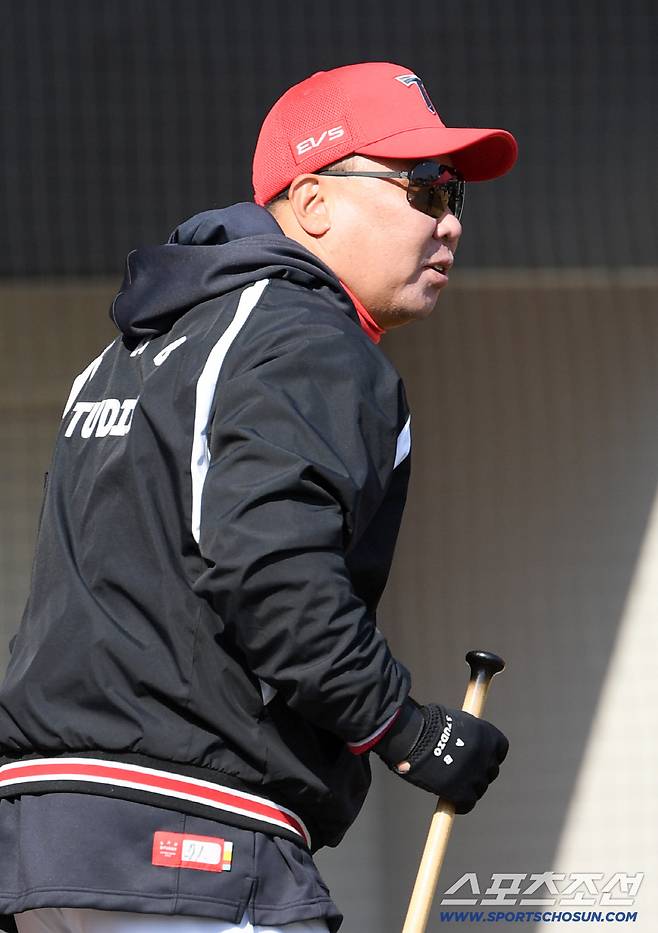 'KIA 최대 고민' 단장 사과까지 했는데, 왜 붙박이 쉽지 않나…