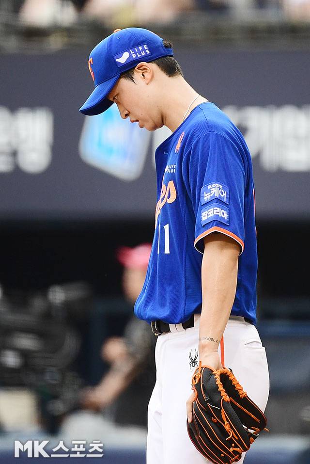 아무리 시범경기라지만…‘한화 78억 FA’ 엄상백, 롯데 상대 10피안타 7실점 와르르