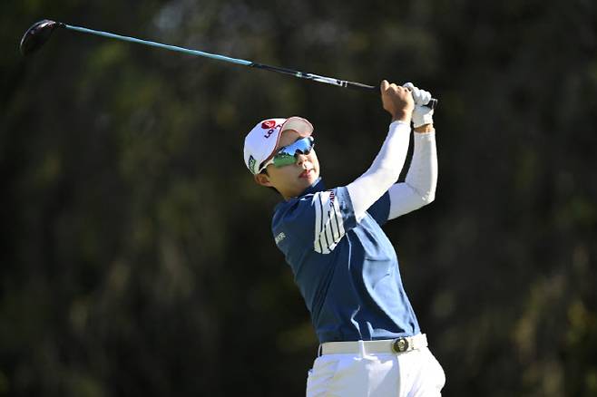 6타 더 줄인 김효주 '와이어투와이어' 우승 눈앞..코다 추격에도 5타 차 선두