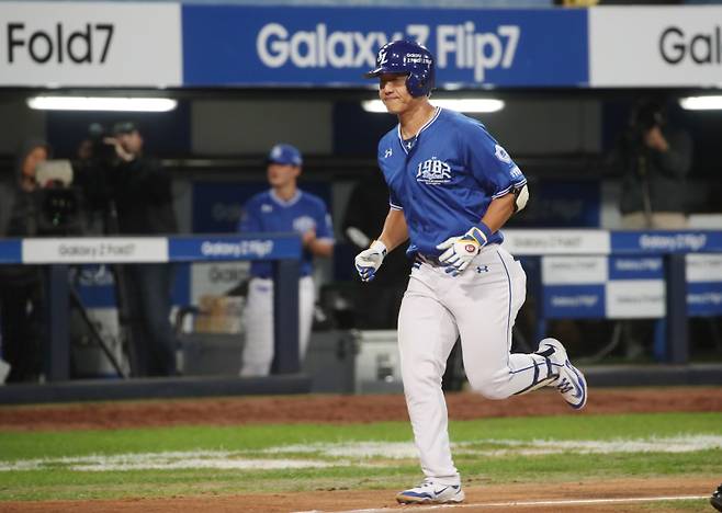 악! 견제구에 타구에, 삼성 하루에 두 명이나 공에 맞아 쓰러져 병원행