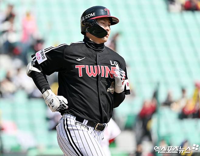 '이런 경기가' LG, '메가트윈스포 18안타 폭발 대승'인 줄 알았는데→9회에만 7실점 추격 허용…14-13 한 점 차 진땀승 [대구:스코어]