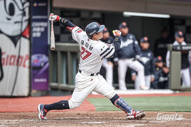 '80억 포수 진짜 부활하나' 울분 터뜨린 115m→130m 연타석포 '쾅쾅'…