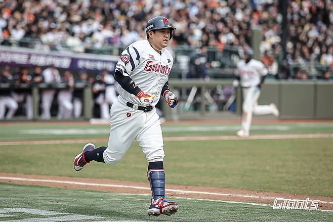 '80억 포수 진짜 부활하나' 울분 터뜨린 115m→130m 연타석포 '쾅쾅'…