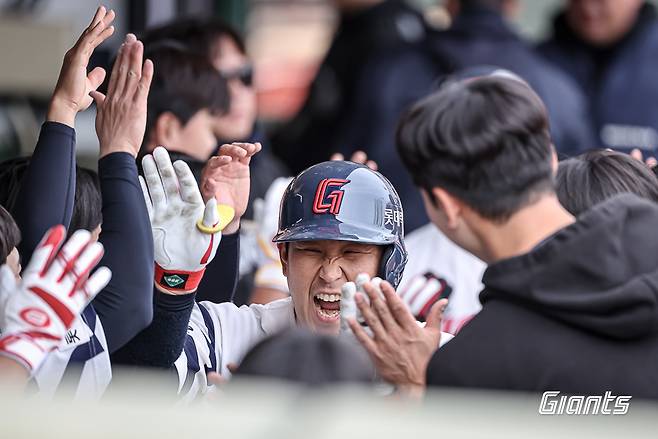 '80억 포수 진짜 부활하나' 울분 터뜨린 115m→130m 연타석포 '쾅쾅'…