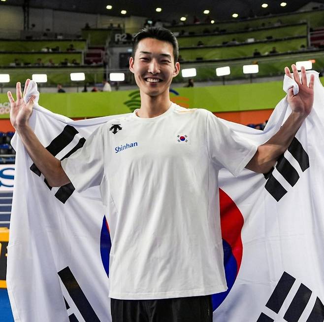 [오피셜] '한국 최강' 우상혁, 또 일냈다...세계실내선수권서 3위로 동메달 획득→4회 연속 메달 '쾌거'