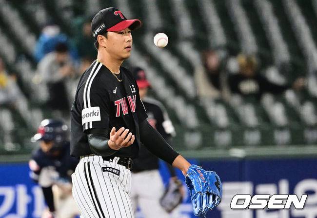 이겨도 진 것 같네! ‘홀드왕·52억 FA 와르르’ LG, 8점 차 앞선 9회 대역전패 당할 뻔 [오!쎈 대구]