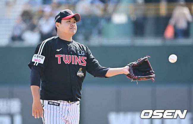 이겨도 진 것 같네! ‘홀드왕·52억 FA 와르르’ LG, 8점 차 앞선 9회 대역전패 당할 뻔 [오!쎈 대구]