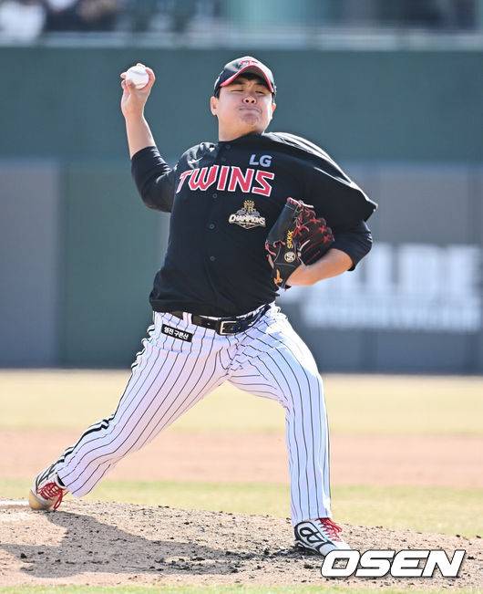 이겨도 진 것 같네! ‘홀드왕·52억 FA 와르르’ LG, 8점 차 앞선 9회 대역전패 당할 뻔 [오!쎈 대구]