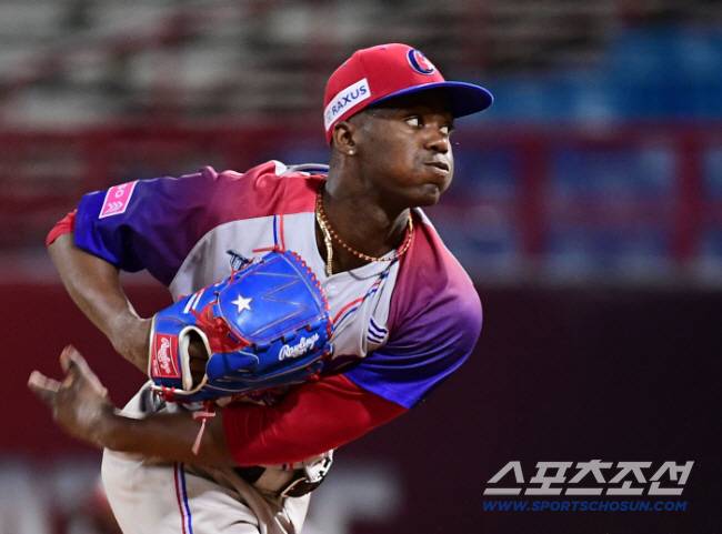 개막 5일전인데? '김도영 만루포' 그 투수, 우승 이끈 MVP가 실종됐다…소속팀도 사실상 '포기'