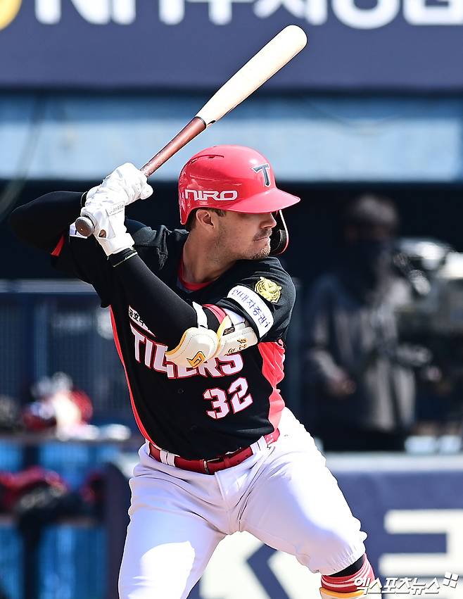 '1번→9번' KIA 2억 투자했는데, '고작' 3안타라니…호주 국대 내야수 괜찮을까