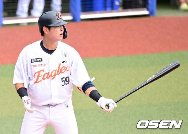 '와, 홈런 1위' 54억 안방마님 자리 빼앗나…'4연타석 홈런' 거포 포수 심상치 않다