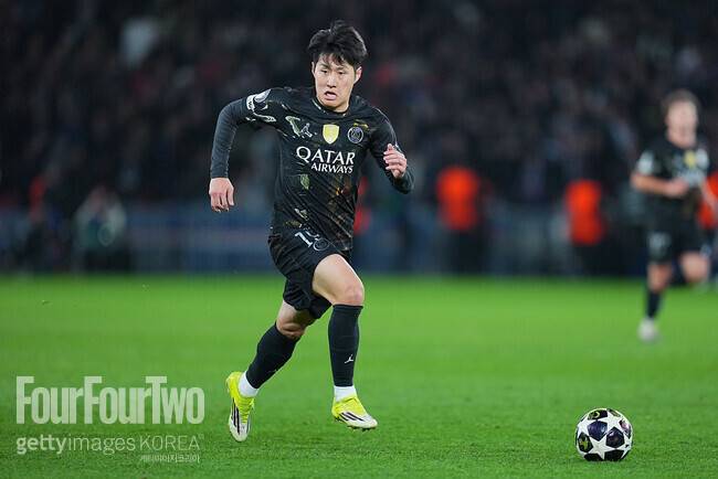 韓 대표팀 초대형 악재...황인범 OUT 이어 '살인 태클' 쓰러진 이강인, 코트디부아르전 '휴식' 전망