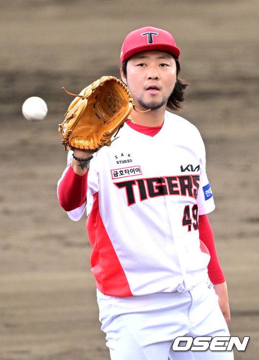 한화 ‘이 선수’ 왜 안 붙잡았나…20억 KIA행→3연속 퍼펙트 비상, 꽃감독 대만족 “짧게 쓰기 아까워, 1이닝 맡긴다”