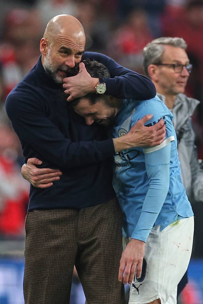 명장 펩 과르디올라, 또 하나의 전설 썼다...아스널 꺾고 리그컵 최다우승 감독 등극