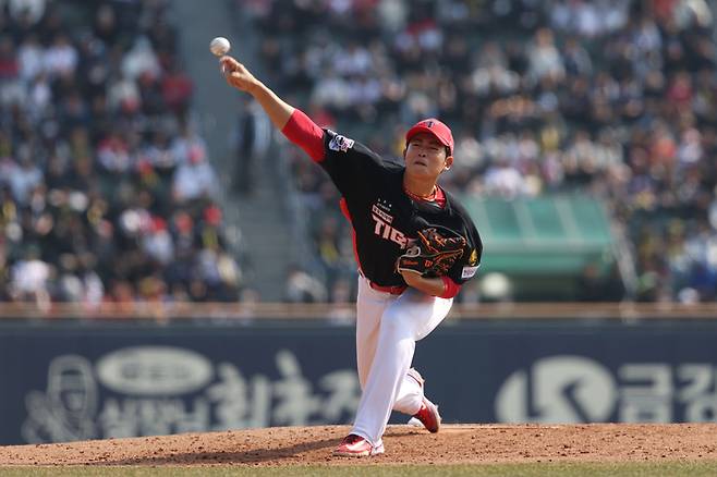 “그게 내 팔자” KIA 이적생이 말하는 ‘스윙맨’…고생하는데 ‘티’가 안 나네 [SS시선집중]