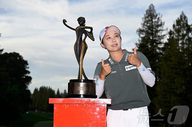 한때 '공동 선두' 내준 김효주…1미터 '파 퍼트' 놓친 코다