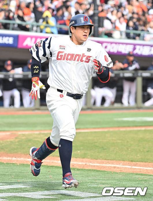 ‘시범경기 우승 매직넘버 1’ 김태형 감독 “정규시즌 2G 남은거면 좋겠네…” [오!쎈 인천]