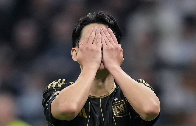손흥민 장점 다 죽였다, 최악의 전술...LA FC 팬심 끝내 폭발