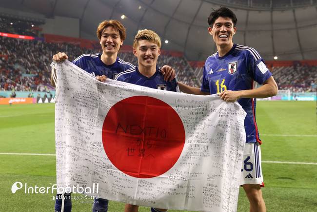 일본 열도 오열...1년 9개월 만에 사무라이 군단 복귀→아약스서 뛰다 바로 햄스트링 부상 OUT