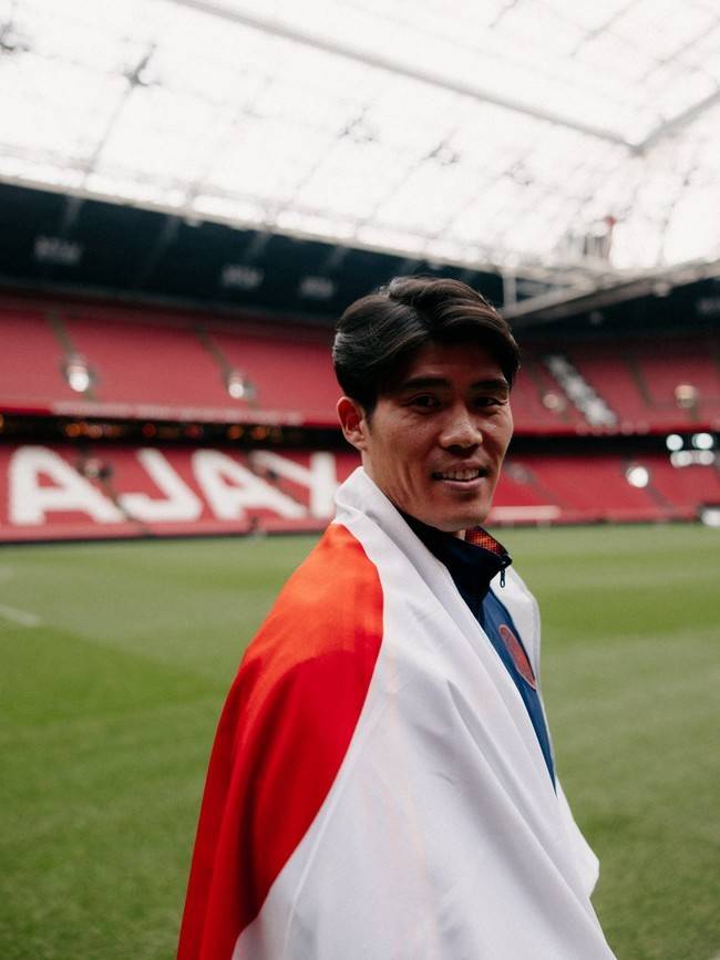 일본 열도 오열...1년 9개월 만에 사무라이 군단 복귀→아약스서 뛰다 바로 햄스트링 부상 OUT