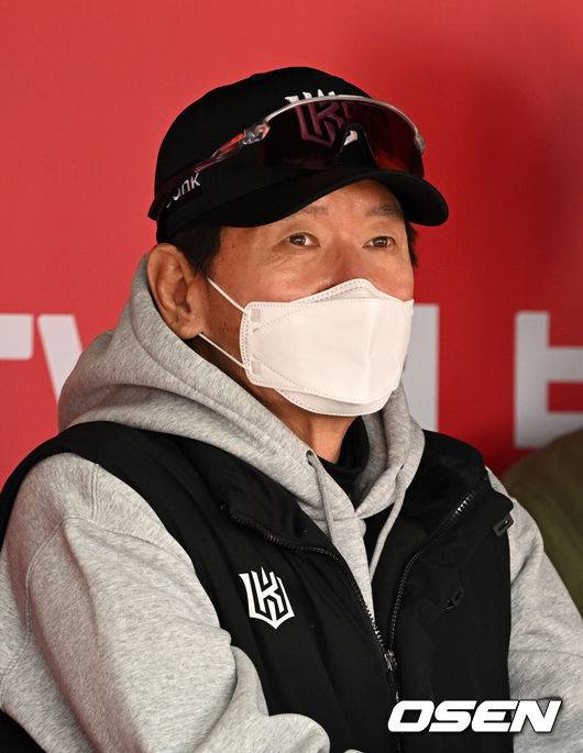 ‘14억 한국행’ 다저스 기대주, 시범경기 ERA 6.30 괜찮을까…감독 믿어본다 “기도하는 마음, 더 좋아질 것” [오!쎈 수원]