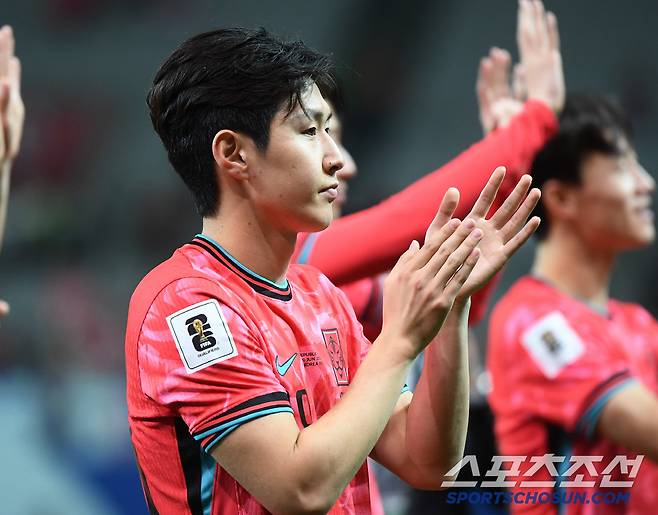 대한민국 살았다, '韓 에이스' 이강인 발목 박살날 뻔, 월드컵 출전 불발 위기 아니다...다만 코트디부아르전 결장