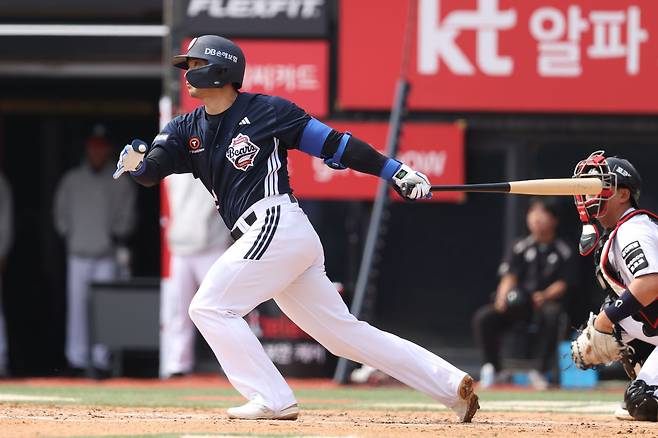 12점 차 앞섰는데, 9회 2루타→사구→볼넷→볼넷→4실점…'진땀승' 김원형 감독