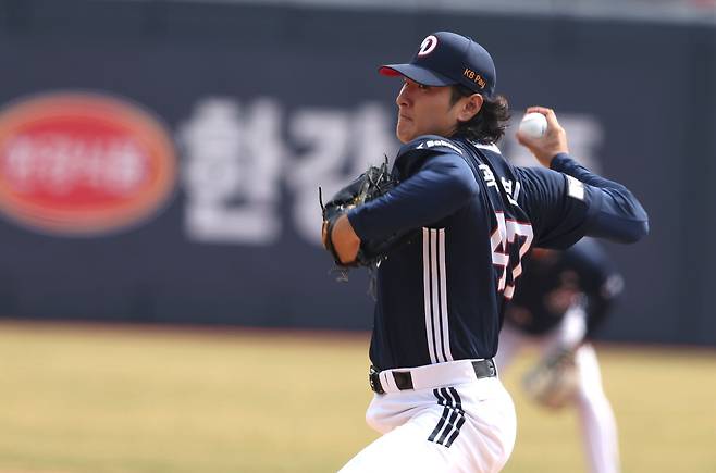 12점 차 앞섰는데, 9회 2루타→사구→볼넷→볼넷→4실점…'진땀승' 김원형 감독