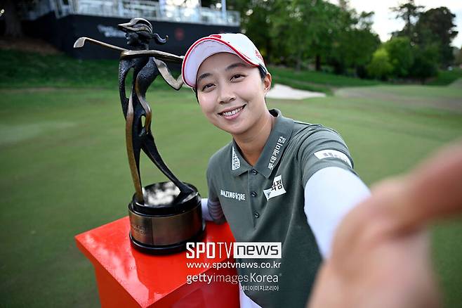 '천재 소녀'에서 전설로...김효주 11년 만에 파운더스컵 정상 석권