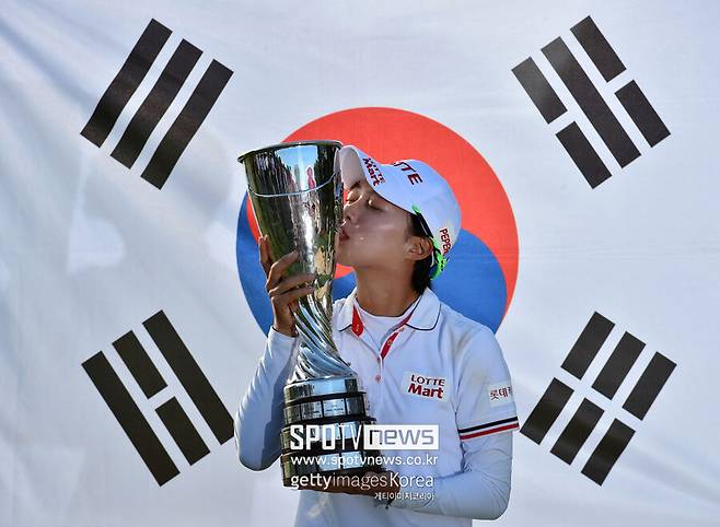 '천재 소녀'에서 전설로...김효주 11년 만에 파운더스컵 정상 석권