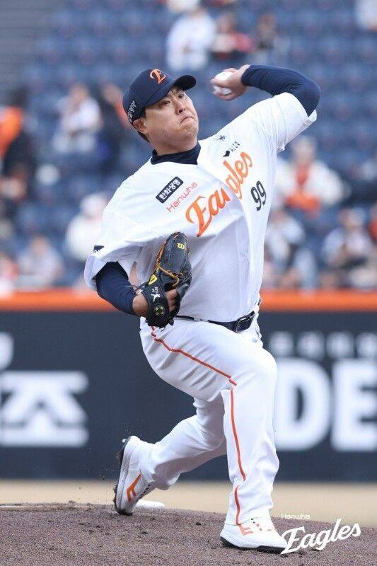 'WBC→16일 귀국→23일 출격' 천하의 류현진이 2루 악송구를, 첫 등판 어땠나…146km 쾅, 4이닝 KK 1자책 [MD대전]