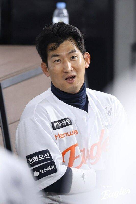 한화 54억 포수 스리런+만루포 실화냐…류현진+왕옌청과도 찰떡궁합, 김경문 활짝 웃었다