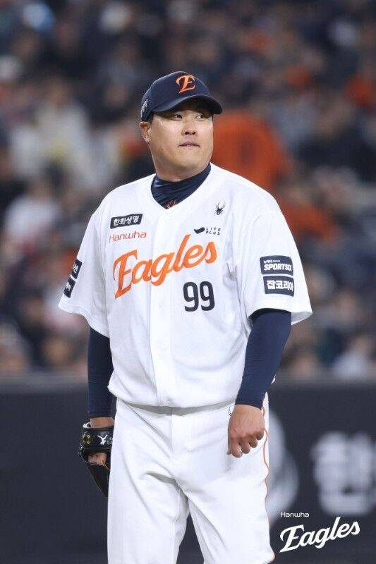 한화 54억 포수 스리런+만루포 실화냐…류현진+왕옌청과도 찰떡궁합, 김경문 활짝 웃었다