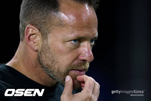 ‘시즌 30골도 가능한 손흥민이 8경기 연속 무득점?’ 손흥민 억지로 봉인한 LAFC 감독의 개똥철학