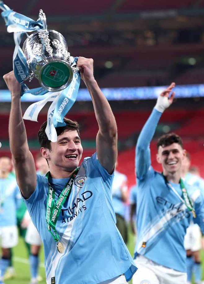 손흥민 10년 걸렸는데, 우즈베크 초신성 1년 만에 '뚝딱'…박지성 기록도 넘는다?