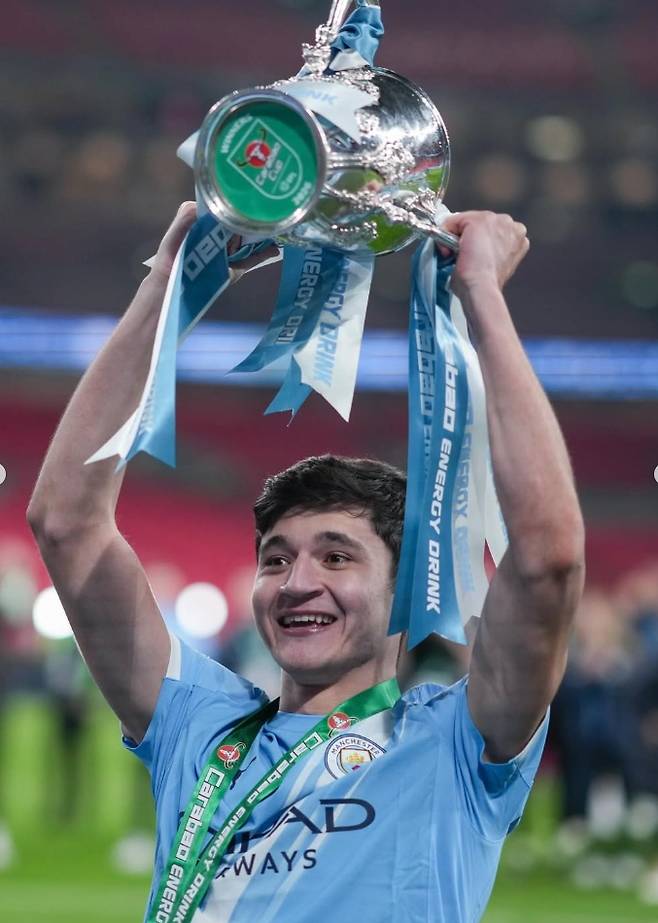 손흥민 10년 걸렸는데, 우즈베크 초신성 1년 만에 '뚝딱'…박지성 기록도 넘는다?