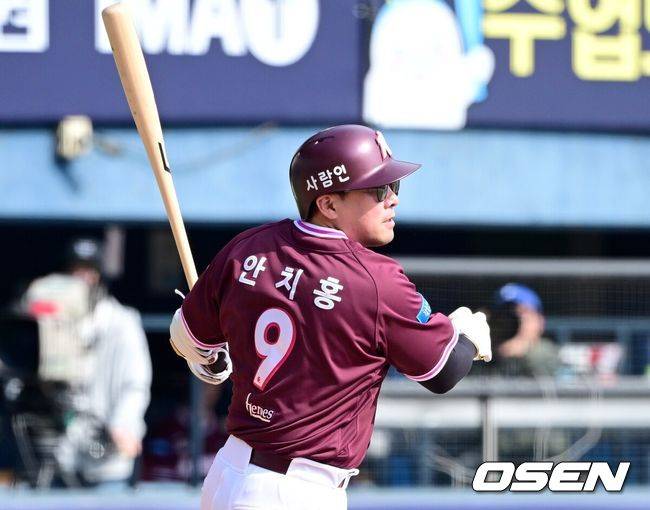 타율 1할7푼2리→한화에서 버림받은 72억 베테랑, 3할 맹타로 이 악물었다…한화와 개막전 기대되네