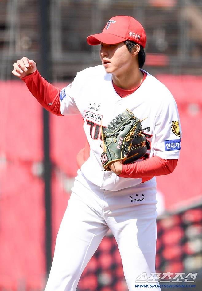 '54억 싹쓸이' KIA, 보상선수까지 이러면 반칙 아닌가…