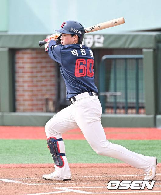 ‘안그래도 야수 부족한데…’ 깜짝 육성선수 스타, 오른손 골절 수술 받는다 “회복에 3개월 소요 예정” [오!쎈 인천]