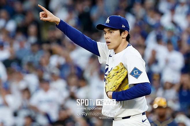 사구-볼넷-볼넷-볼넷-사구-볼넷-볼넷-볼넷…이게 ML 투수 피칭이라고? 박살나고 또 고개 숙인 사사키