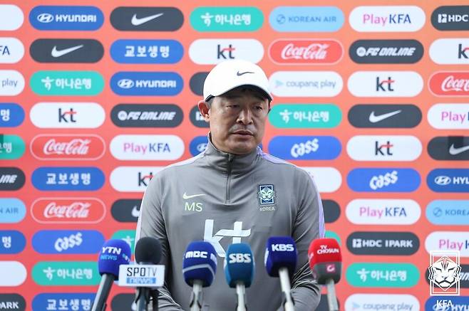 [SPO 현장] 일본-베트남에 패배 '경질 위기 극복' 이민성 감독