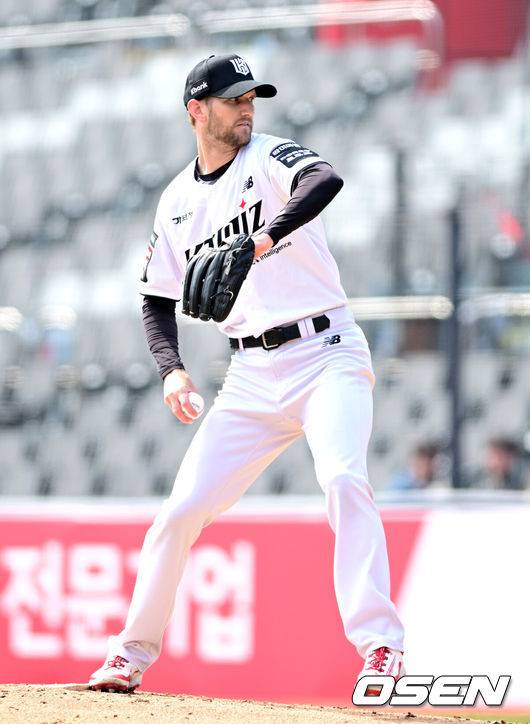 ‘KIA→10억 KT행’ FA 포수 역전 투런포 폭발! KT, 두산 7-3 잡고 시범경기 최종전 승리…오윤석 쐐기포+보쉴리 QS [수원 리뷰]